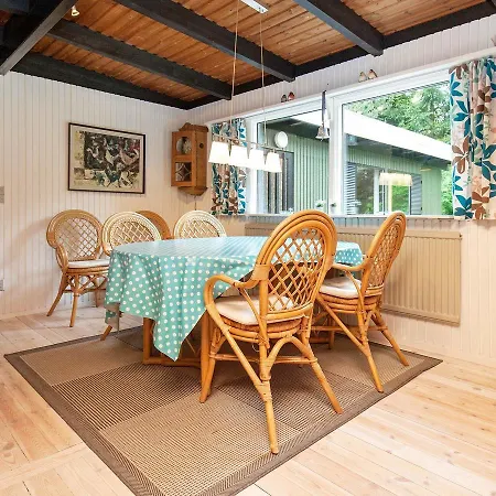 Three-bedroom Holiday In 3 度假居 *