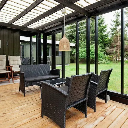 Three-bedroom Holiday In 3 * Strøby Ladeplads