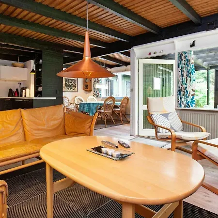 Three-bedroom Holiday In 3 Strøby Ladeplads